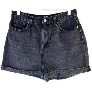 Urban Outfitters BDG Mom High Rise Jean Shorts Black Denim Cuffed 5 Pocket 29